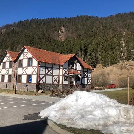 ベッド・アンド・ブレックファスト Zazi Izba Twin